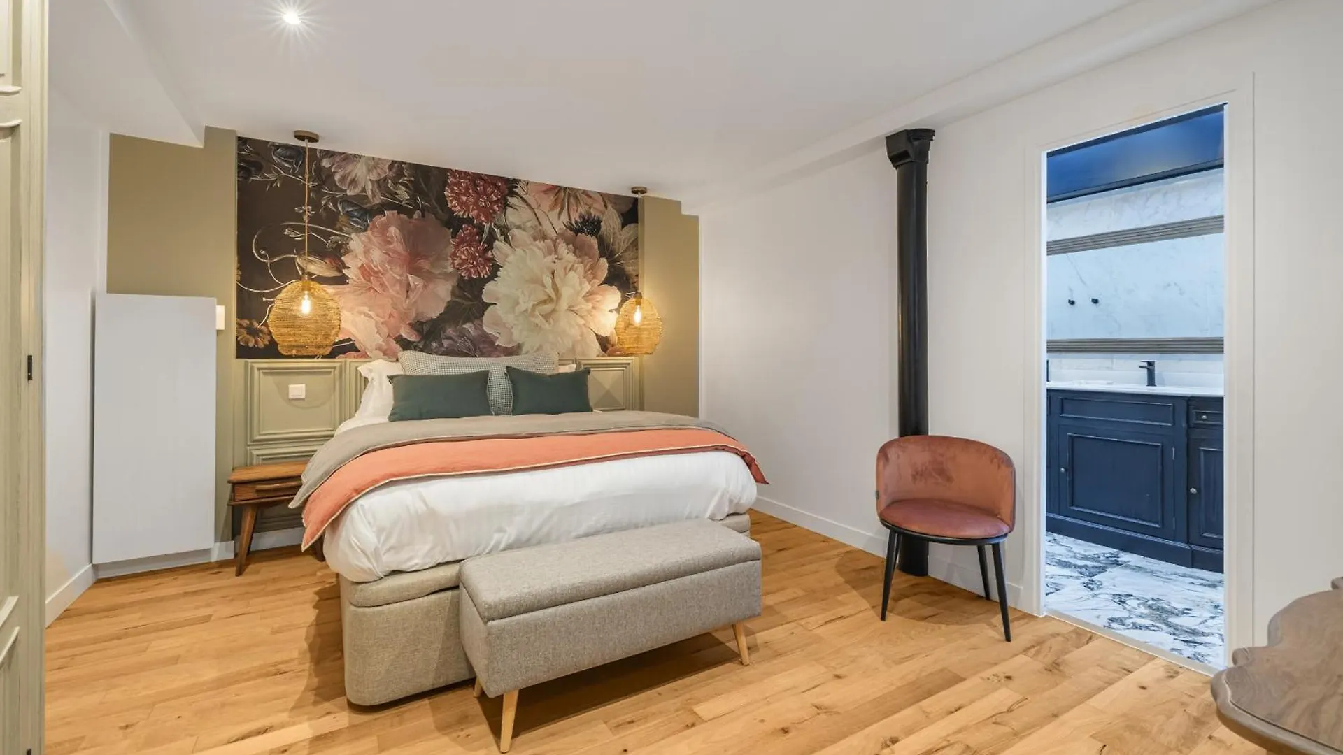 Scarlett Apartment Paris