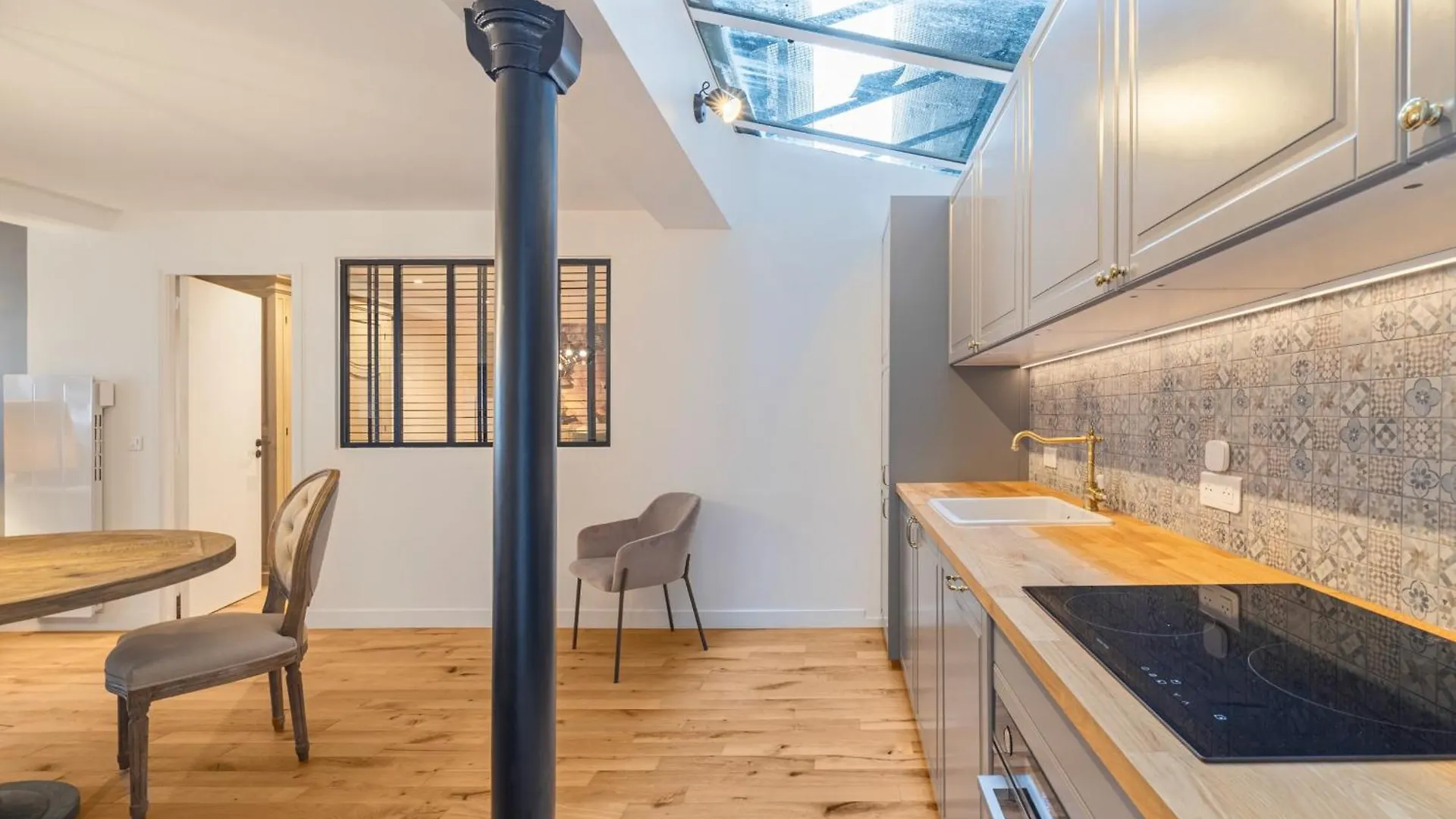 Scarlett Apartment Paris